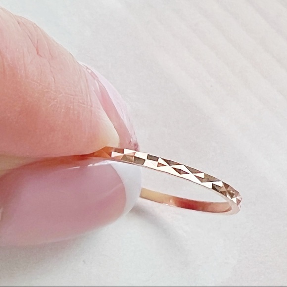 Multi-Faceted Dainty Skinny Rose Gold S925 Minimalist Stackable Ring Size 5.5 - Picture 3 of 8